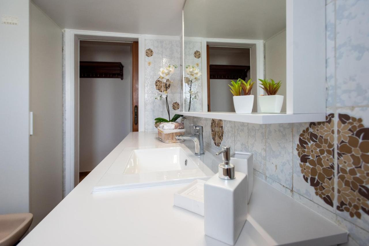 Hector'S Flisvos Apartment Афины Экстерьер фото